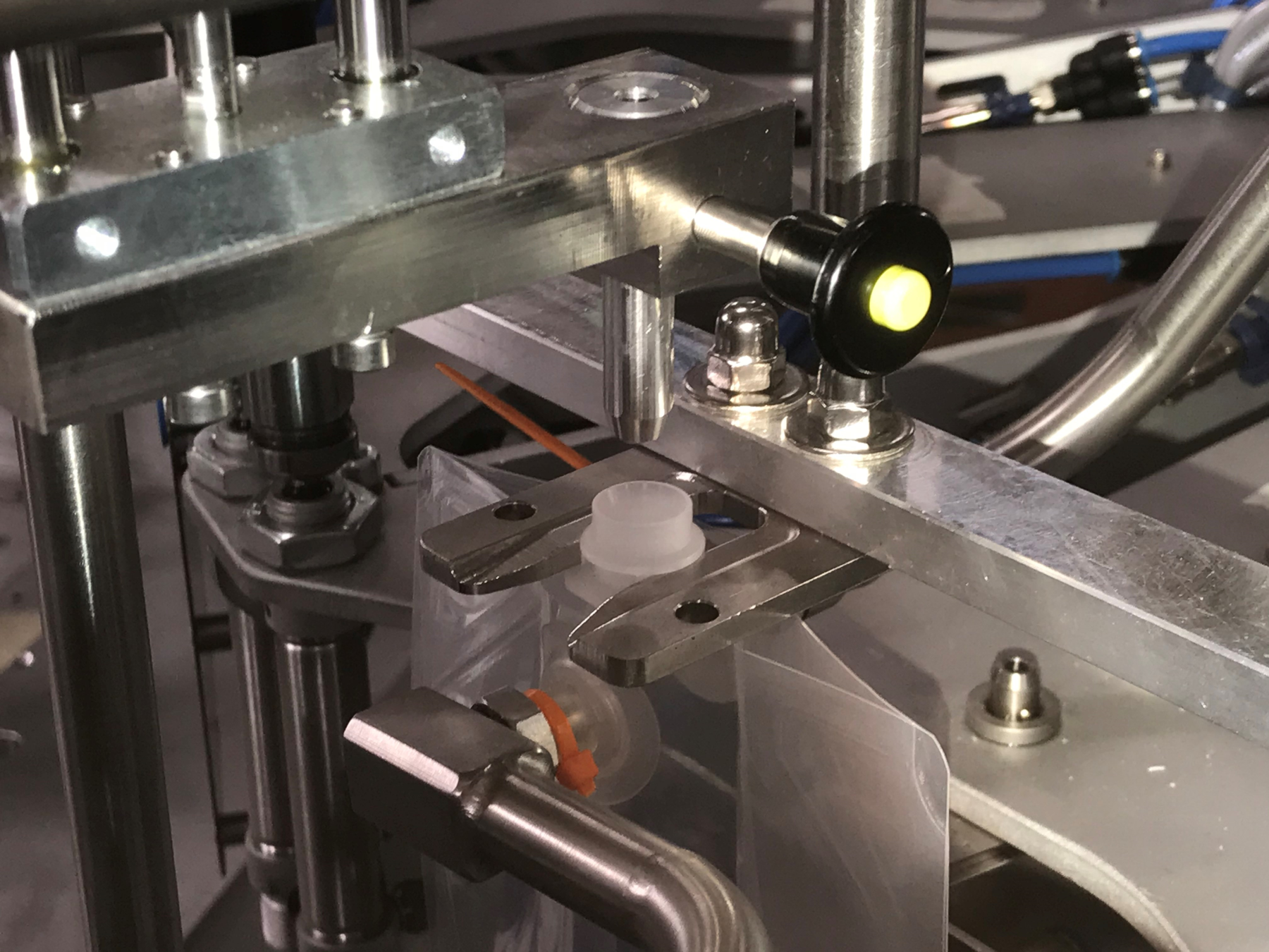 Spout Insertion machine scaldopack for pouches